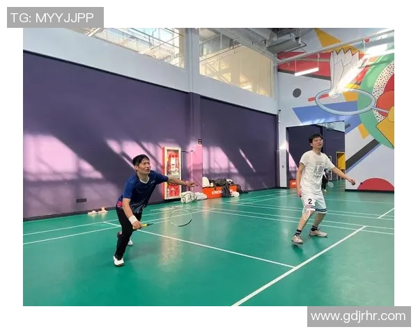 深圳羽毛球队展现灵活性与战术智慧的精彩表现分析 深圳羽毛球队展现灵活性与战术智慧的精彩表现分析