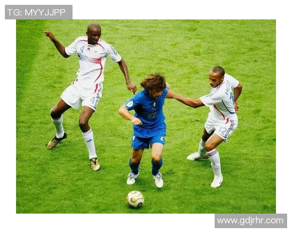 全球足球巨星风采展现与传奇故事分享 全球足球巨星风采展现与传奇故事分享