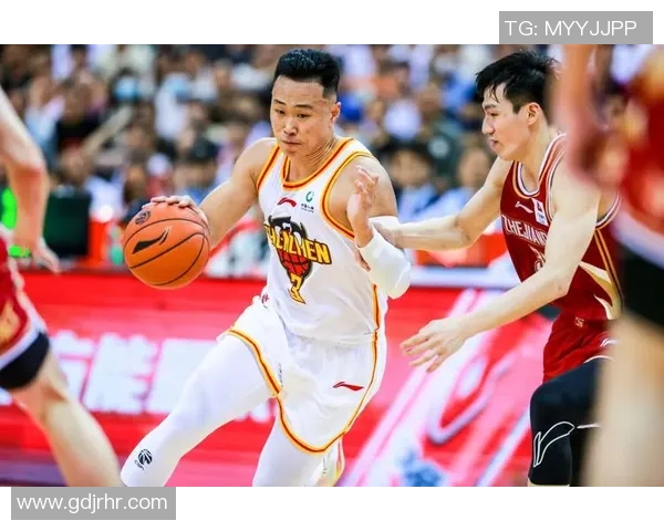 深圳篮球队在冠军赛中的默契配合与战术执行分析 深圳篮球队在冠军赛中的默契配合与战术执行分析